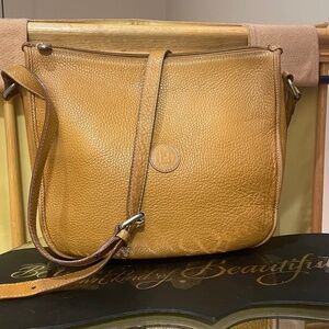 SOLD💥FENDI ALL LEATHER CROSSBODY/SHOULDER BAG💥 2nd Chance